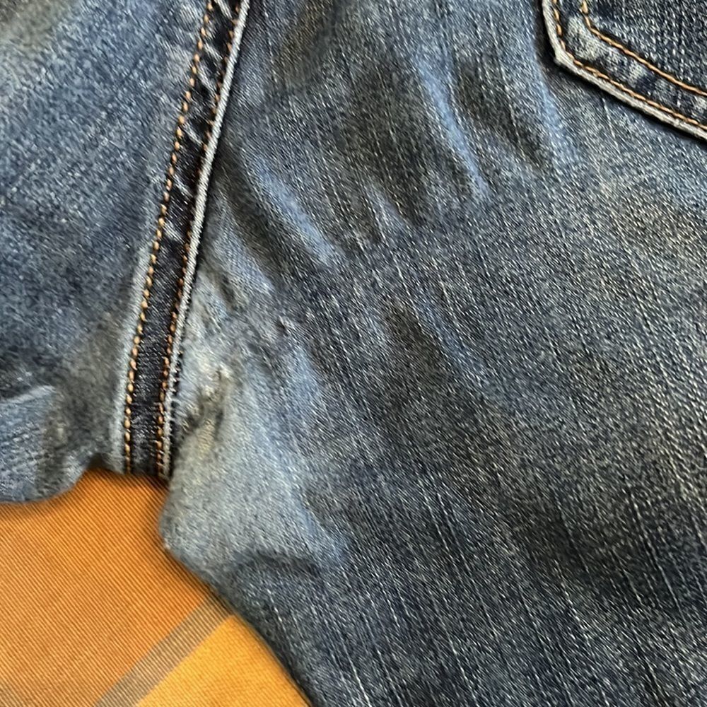 American Eagle size 28x28 Distressed jeans with stretch EUC - Picture 15 of 15